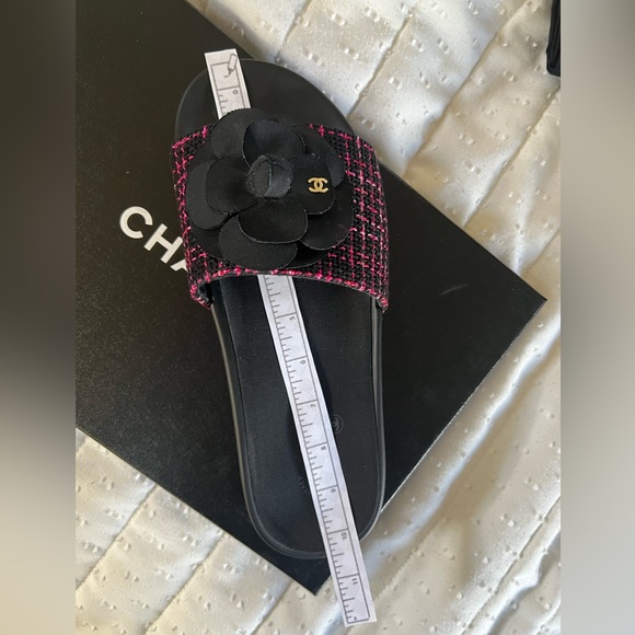 🖤💓Chanel Tweed Sandels 💓🖤 - Picture 10 of 11